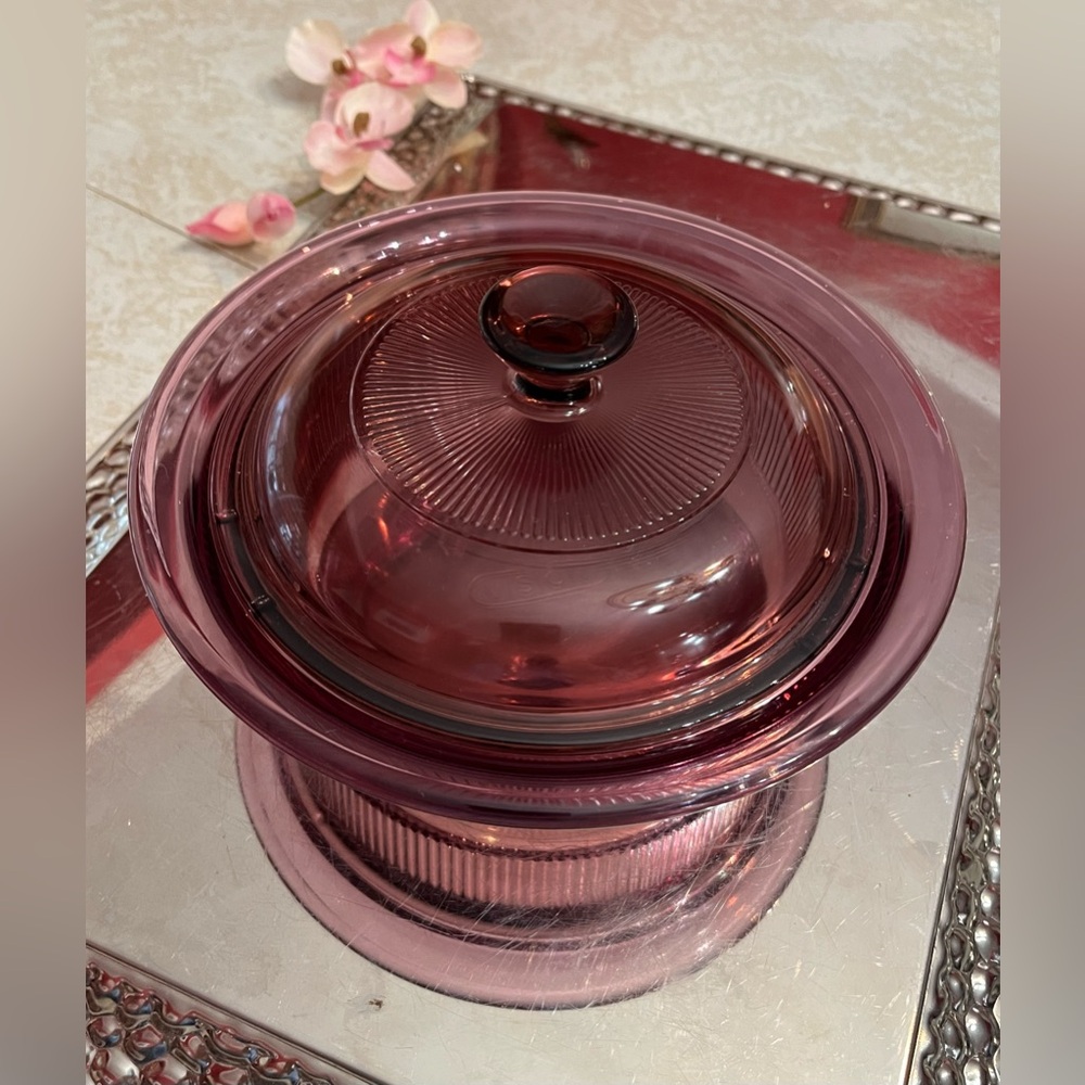 Vintage Corning Visions Cranberry 24 oz (750 mL) Covered Ribbed Casserole Dish - Picture 2 of 11